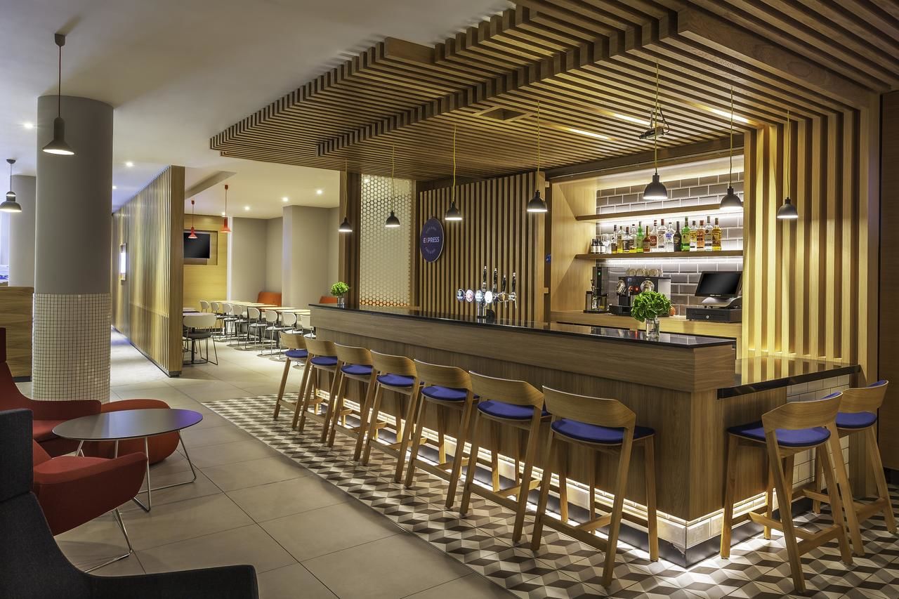 Отель Holiday Inn Express Dublin-Airport Сантри